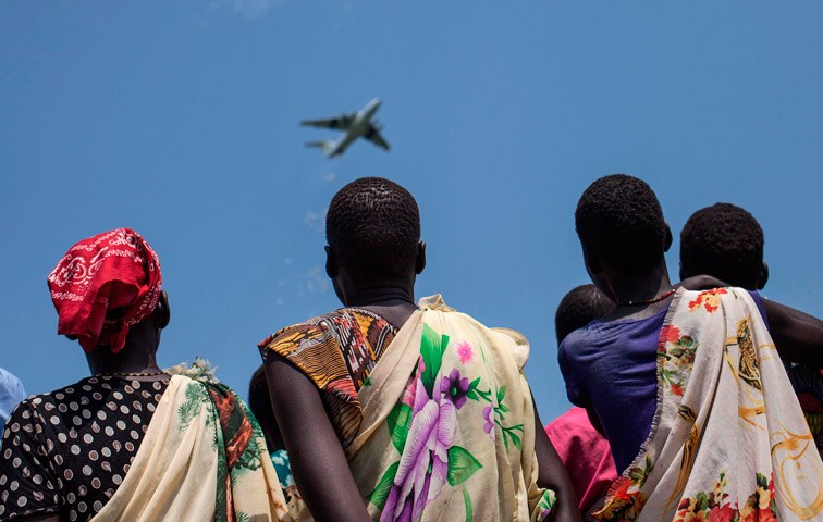 Südsudan im Juli: Lebensmittelabwurf des Internationalen Roten Kreuzes
