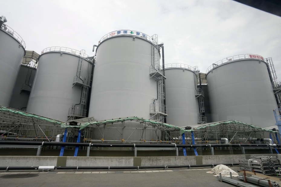 In diesen Tanks wird das radioaktive Wasser auf dem Gelände des ehemaligen Kernkraftwerks Fukushima Daiichi gelagert