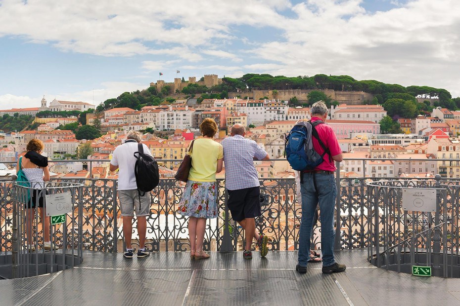 Blick vom Elevador de Santa Justa auf das Viertel Mouraria: Auf einen Einwohner Lissabons kommen im Jahr acht Touristen