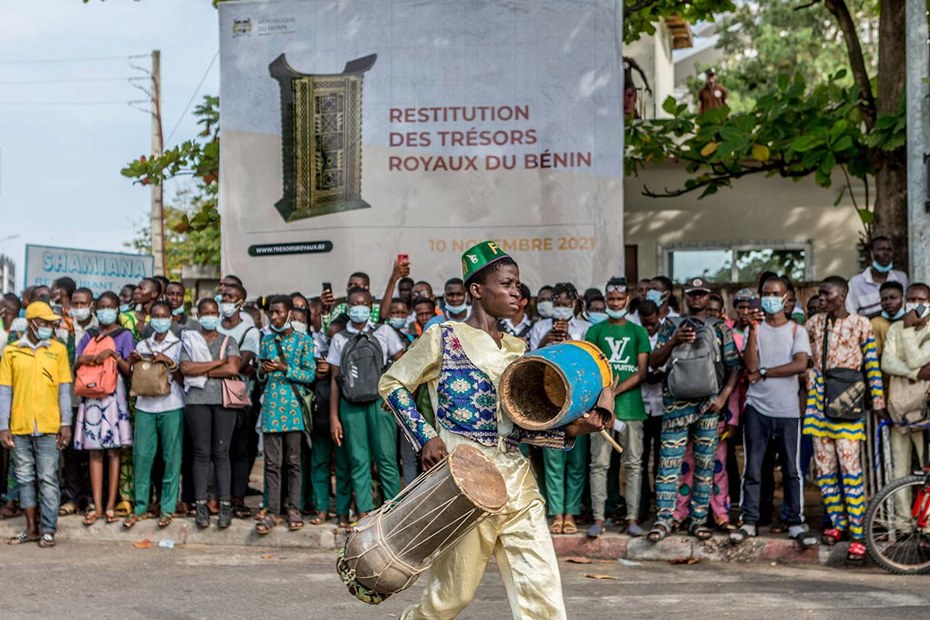 Im November wurden die 26 Kunstgegenstände in Cotonou feierlich in Empfang genommen