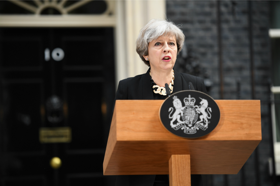 Theresa May: "internationale Vereinbarungen erreichen, die das Internet regulieren"