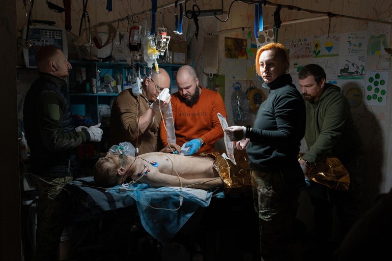 Ukraine-Krieg: Besuch in einem Frontlazarett, wo sich entscheidet, ob Verletzte überleben