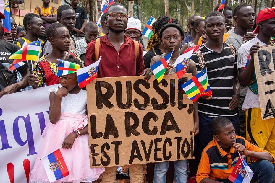Etwa 100 Menschen demonstrierten Anfang März im Bangui, der Hauptstadt der Zentralafrikanischen Republik – für Russland