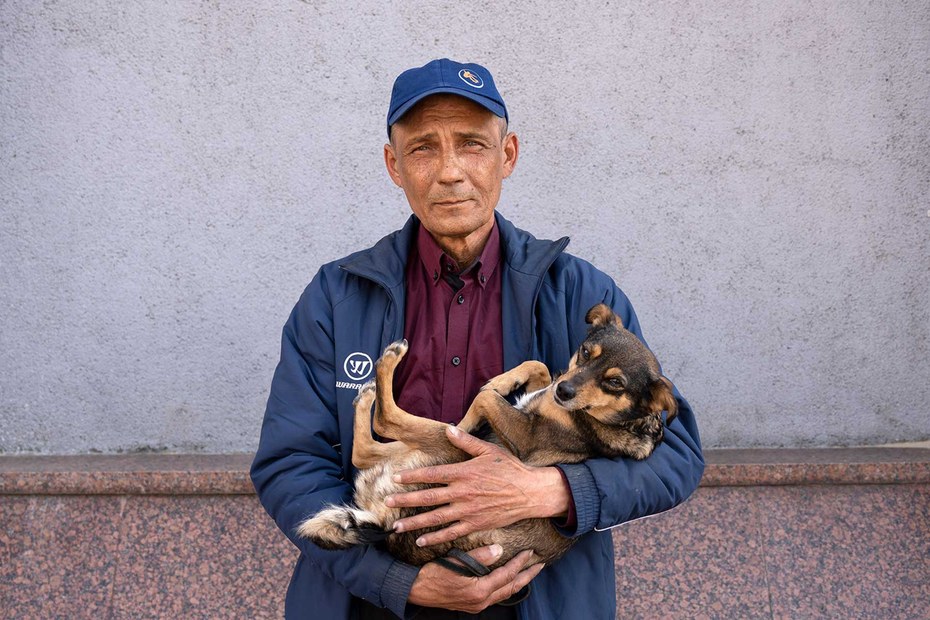 Igor Pedin mit seinem Hund Schu-Schu