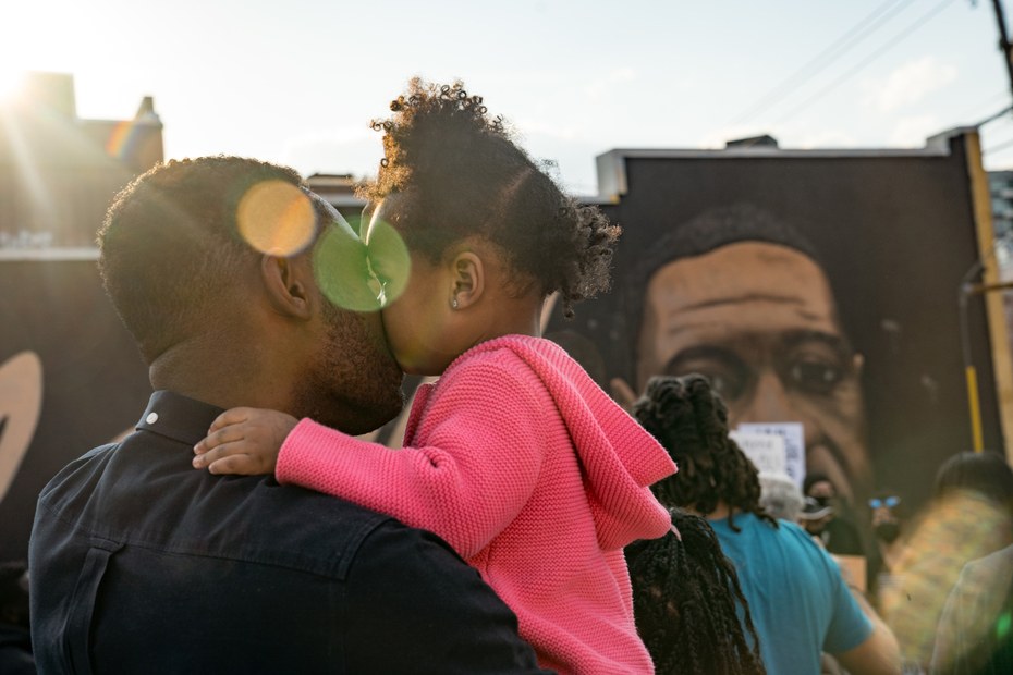 Viele Schwarze Amerikaner:innen feierten dieser Tage den Schuldspruch im George-Floyd-Prozess, wie hier in Atlanta. Aber Urteile allein werden keine zukünftigen Morde verhindern könnern