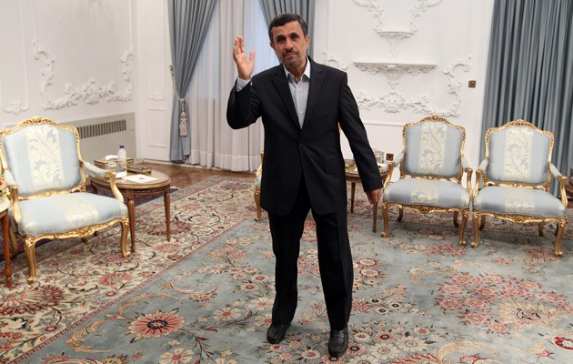 Im Präsidentensitz von Teheran – Mahmud Ahmadinedjad trägt sich mit Auszugsgedanken