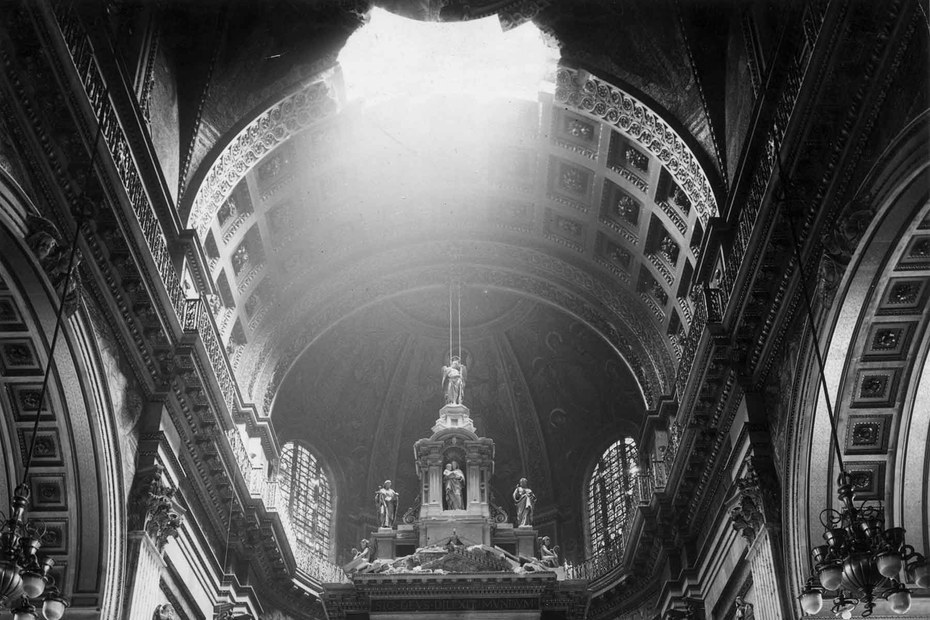 Deutscher Bombenangriff 1940 auf die Londoner St.-Pauls-Cathedral