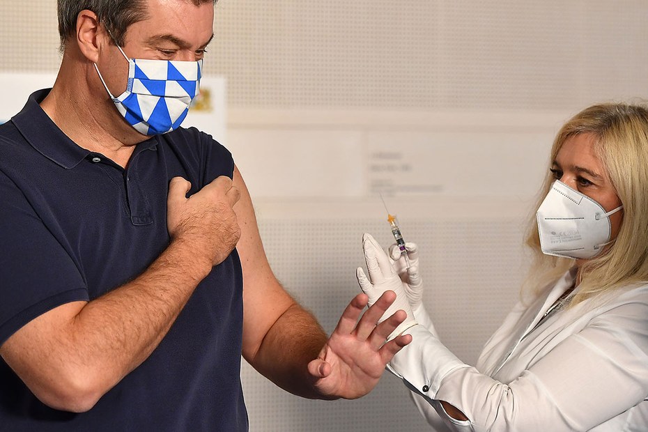 Die bayrische Gesundheitsministerin Melanie Huml verpasste Markus Söder im Oktober eine Grippeschutzimpfung