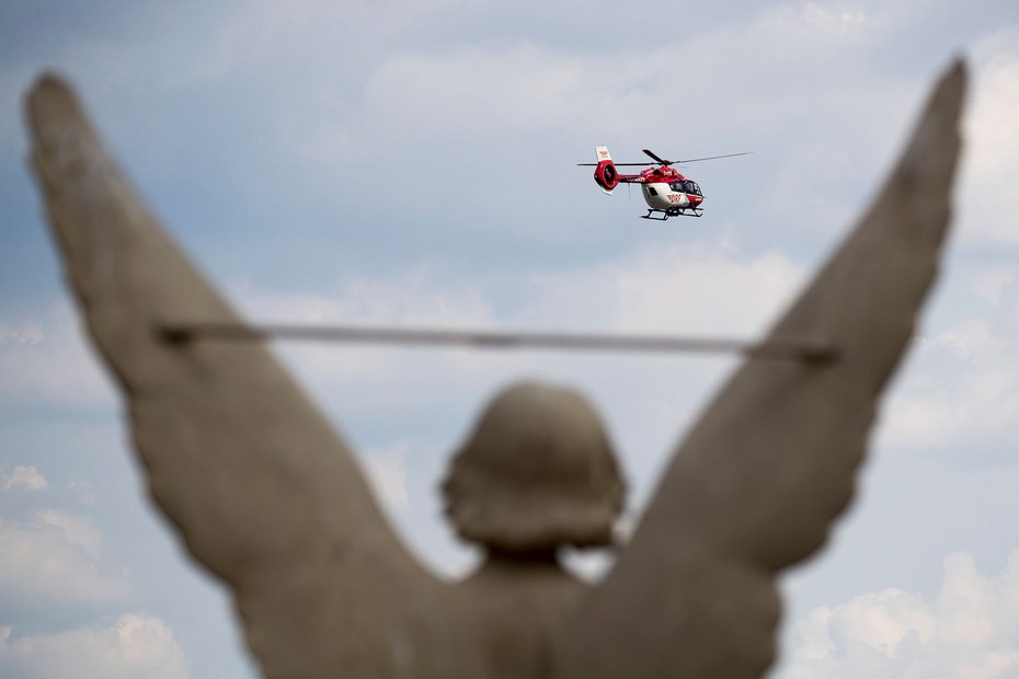 Wenn immer mehr Kliniken schließen, müssen immer mehr Rettungs-Hubschrauber immer weitere Strecken fliegen