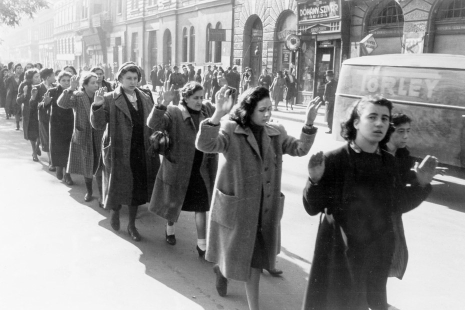1944: Jüdinnen und Juden werden aus Budapest deportiert