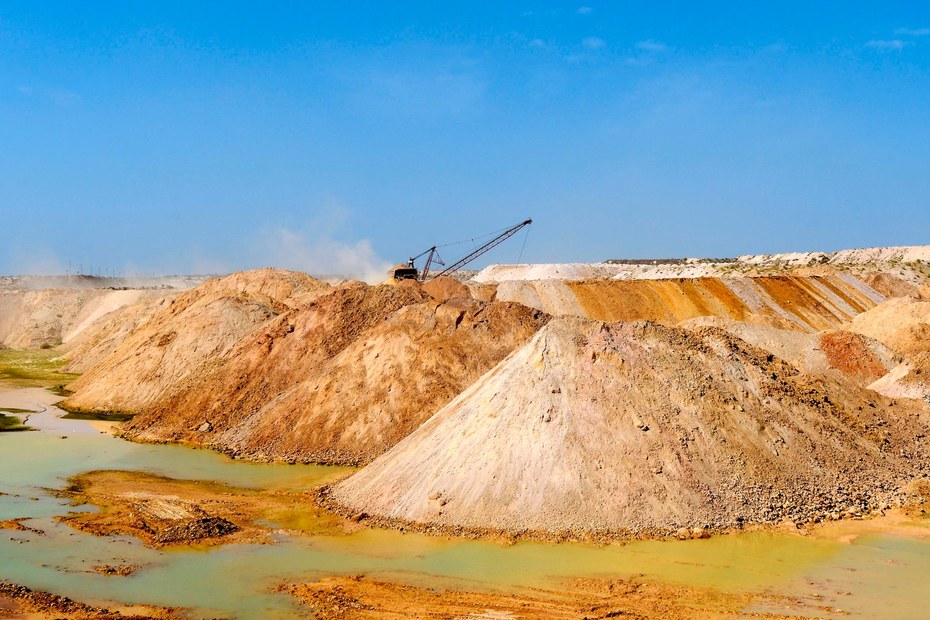 Eine der größten Phosphat-Minen in Westafrika. Die Ausbeutung des Globalen Süden ist ein wesentlicher Treiber der Klimakrise