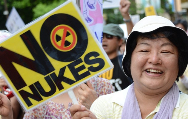 Anti-Atomkraft-Demonstration in Tokyo - die japanische Regierung zieht jetzt nach