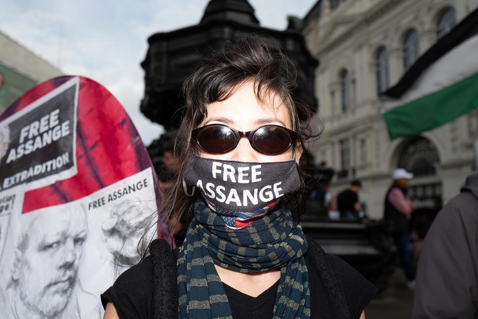 Nicht nur hier am Piccadilly Circus in London, sondern weltweit kämpft eine Solidaritätsbewegung für die Freiheit Julian Assanges.