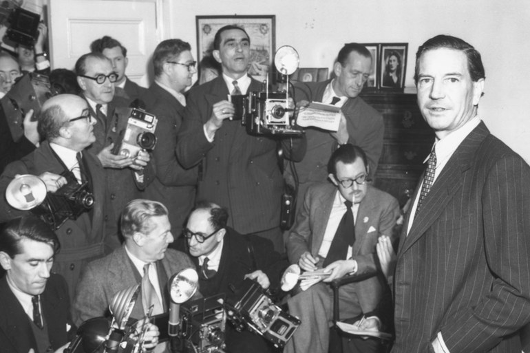 Kim Philby (rechts auf einem Foto von 1955) und die anderen vier der Cambridge Five agierten als Spione der Sowjetunion im britischen Geheimdienst MI5 und teils in der US-amerikanischen CIA