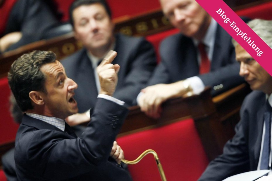 Nicolas Sarkozy (l.) und Dominique de Villepin (r.) im französischen Parlament – zu einer Zeit, in der Politiker noch "echte Kerle" waren