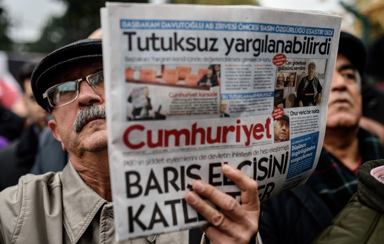 Kritischer Journalismus wie von „Cumhuriyet“ wird in der Türkei schnell bestraft