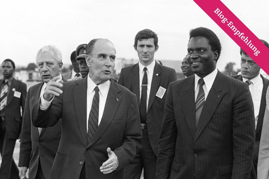 Mitschuldig: Frankreich etwa half durch die Unterstützung kleptokratischer Führer wie Juvenal Habyarimana (re. im Bild mit François Mitterrand 1984) den Genozid in Ruanda zu ermöglichen