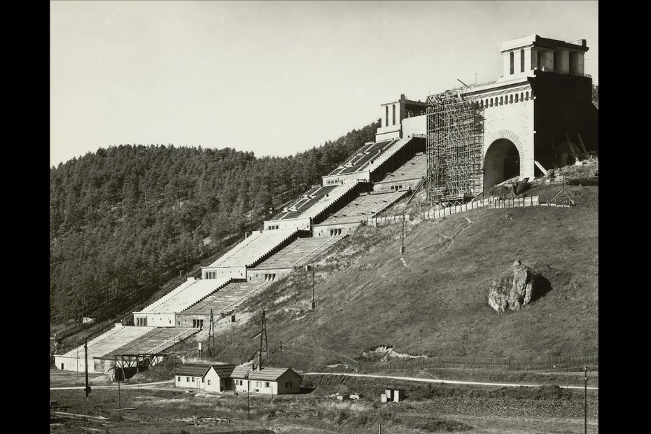 Hirschbachtal, Modell der Tribüne für das „Deutsche Stadion“ in Nürnberg im Maßstab 1:1, 1938/39