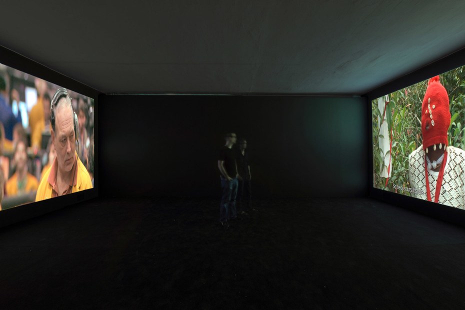 „All That is Solid Melts into Air“ (2008), 2-Kanal-Videoinstallation | Mark Boulos