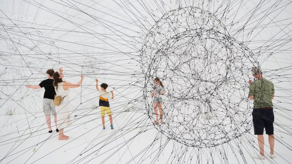Interview mit Tomás Saraceno | Tagesspiegel