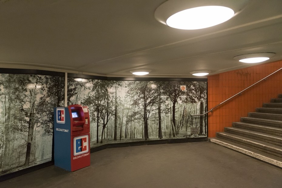 Geldautomat im U-Bahnhof Hallesches Tor, Berlin, 2017