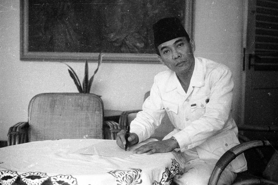 1945: Achmed Sukarno, erster Präsident von Indonesien