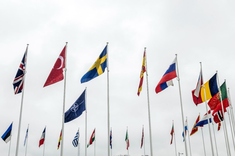 Die Fahnen der 32 NATO-Mitgliedstaaten