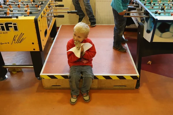 Arme Kinder: Ohne Netz und doppelten Boden