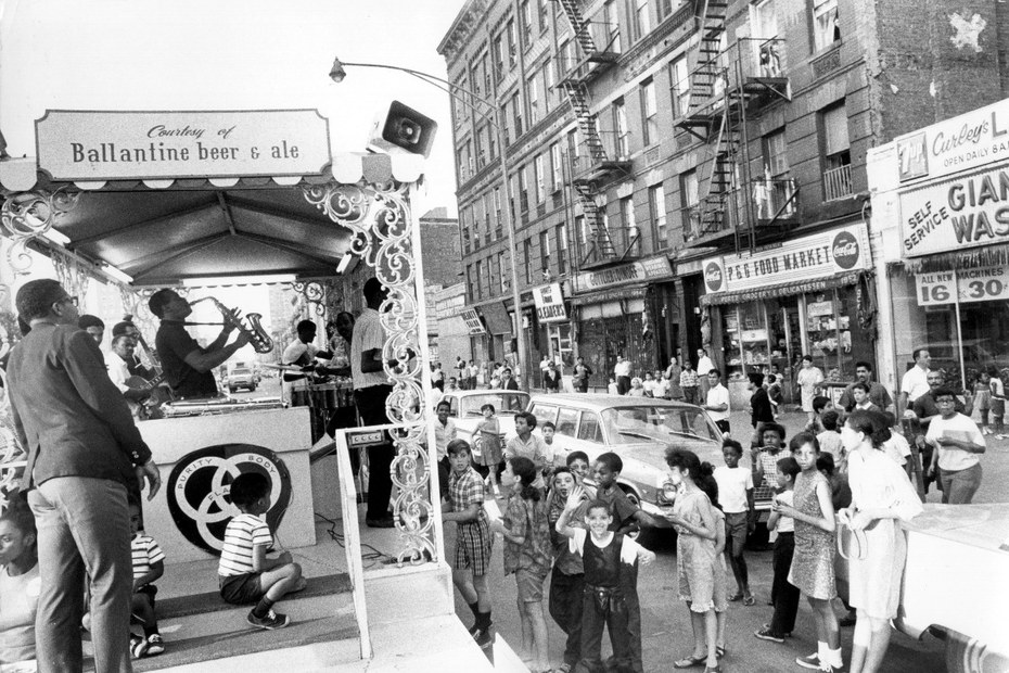 Straßenszene, Harlem (um 1965).