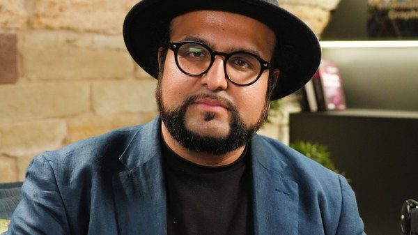 Der Autor Tahir Chaudhry im Portrait