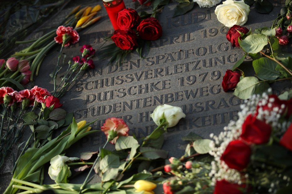 Ein Gedenkstein erinnert an Rudi Dutschke – der als „Wortführer der Studentenbewegung“ gilt