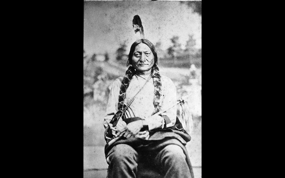 Ein Porträt von Sitting Bull, Oberhaupt der Kriegergesellschaft Strong Heart und ab 1867 Häuptling der gesamten Sioux-Nation