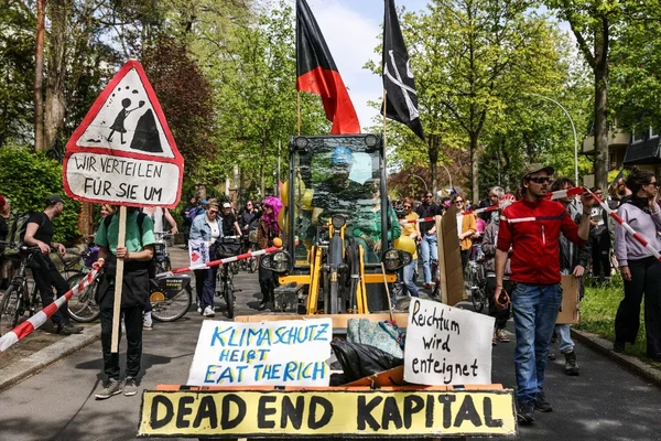 Auf der Agenda: Rückverteilung des Reichtums