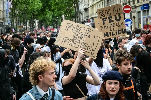 Rückkehr zu demokratischen Idealen