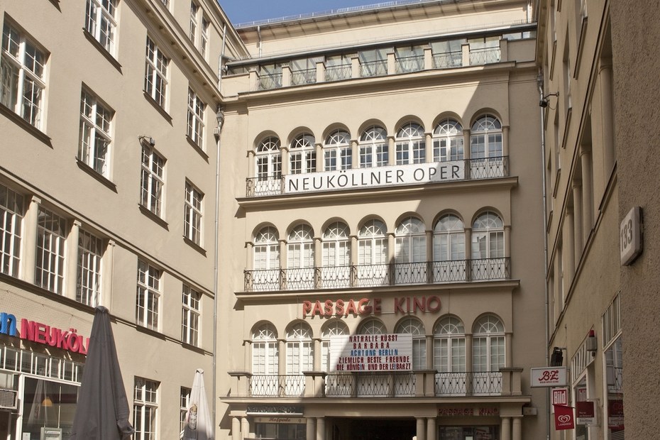Das Gebäude der Neuköllner Oper im Berliner Süden