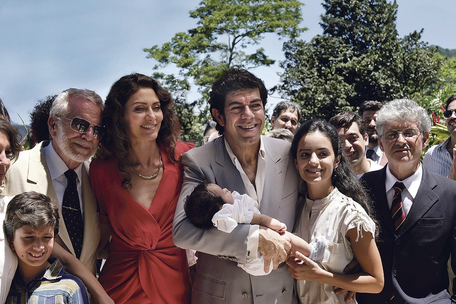 Tommaso Buscetta (Pierfrancesco Favino) und seine Frau Cristina (Maria Fernanda Candido) feiern die Taufe ihres jüngsten Kindes.