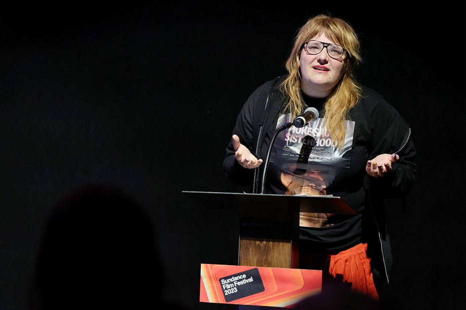 Regisseurin Anna Hints auf dem Sundance Film Festival, wo sie für ihren Debütfilm „Smoke Sauna Sisterhood“ ausgezeichnet wurde