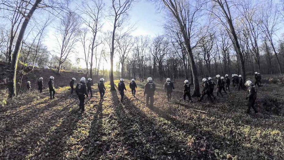 Massive Polizeipräsenz im Hambacher Forst
